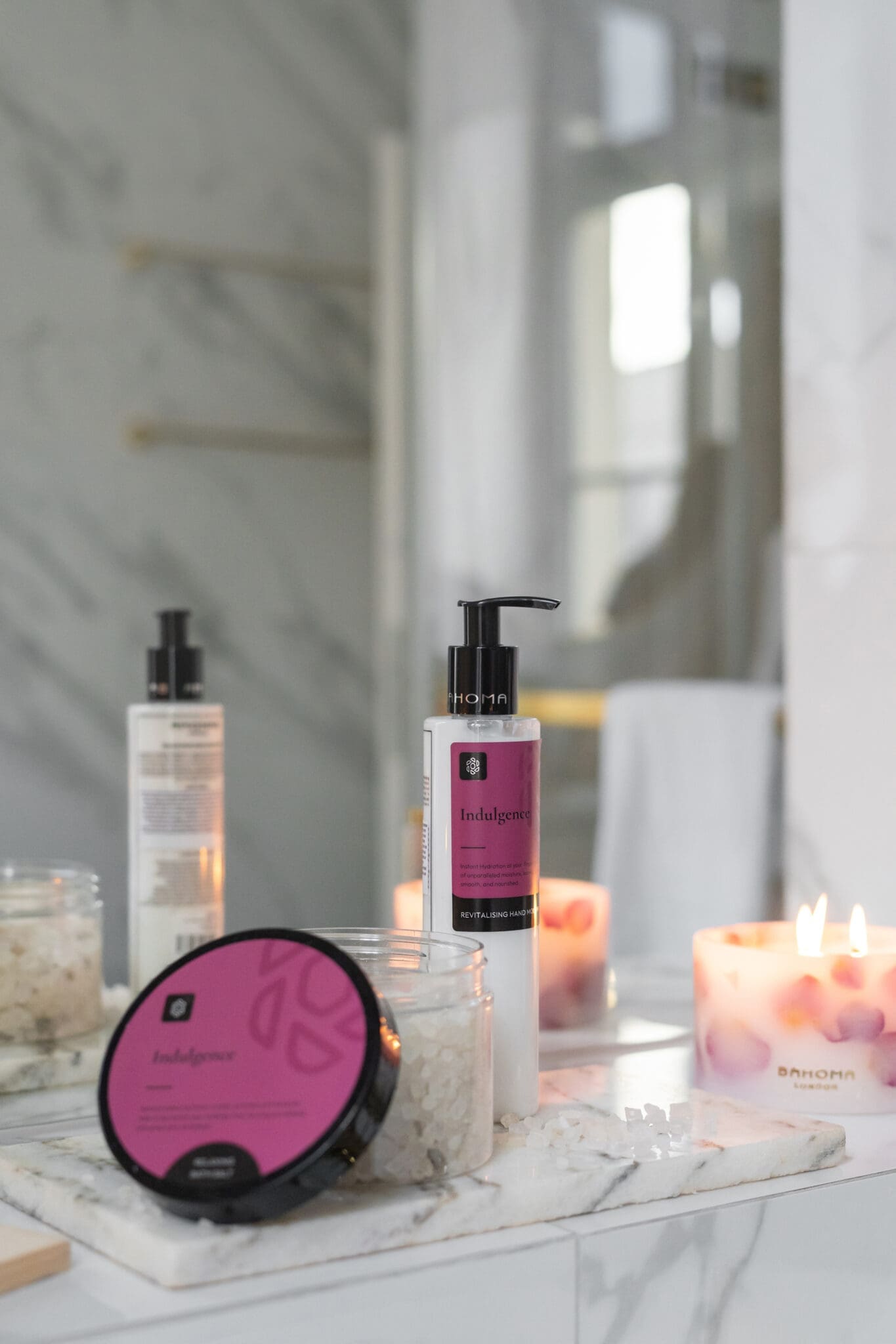 250ml-revitalising-hand-moisturiser-indulgence-with-bath-salts
