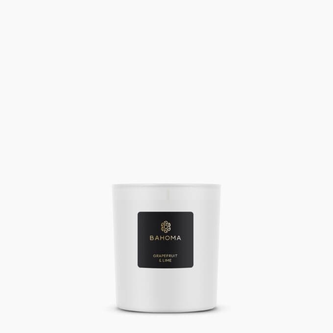 luxury-scented-candle-pearl-collection-white-vessel-white-wax-black-label-gold-branding-product-picture-grapefruit-and-lime