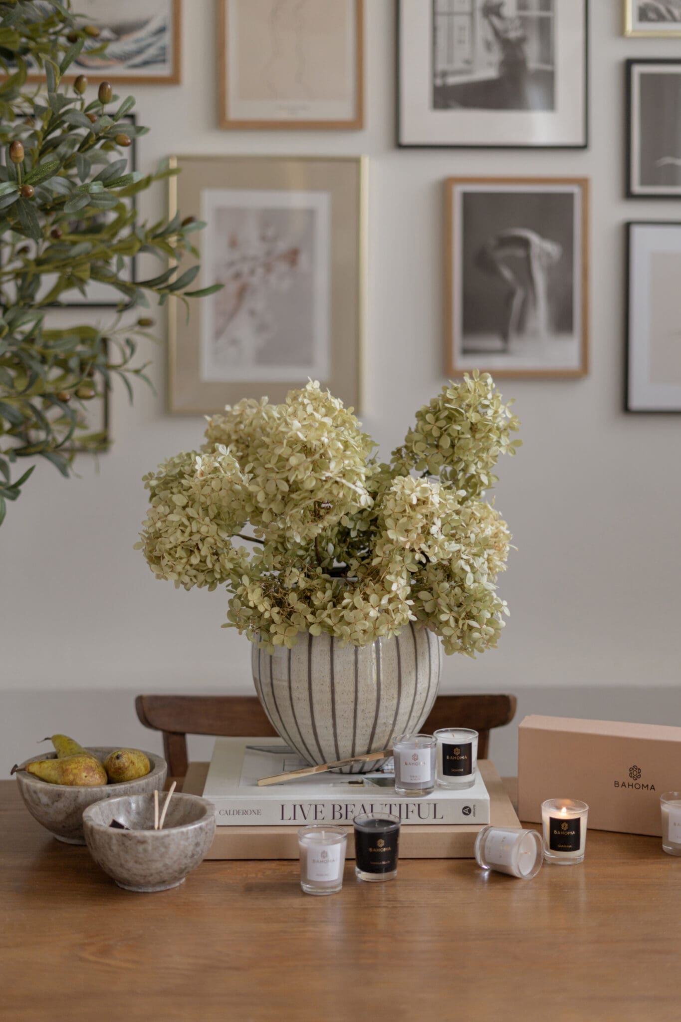 discovery-set-of-10-mini-candles-lifestyle-beautiful-arrangement-on-a-table-with-vase-and-flowers
