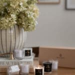 discovery-set-of-10-mini-candles-lifestyle-close-up-with-gift box-and-vase