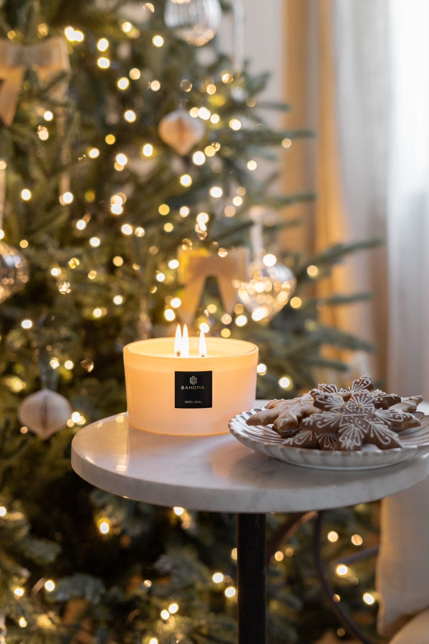 White Festive Christmas Fragranced 3 Wick Candle